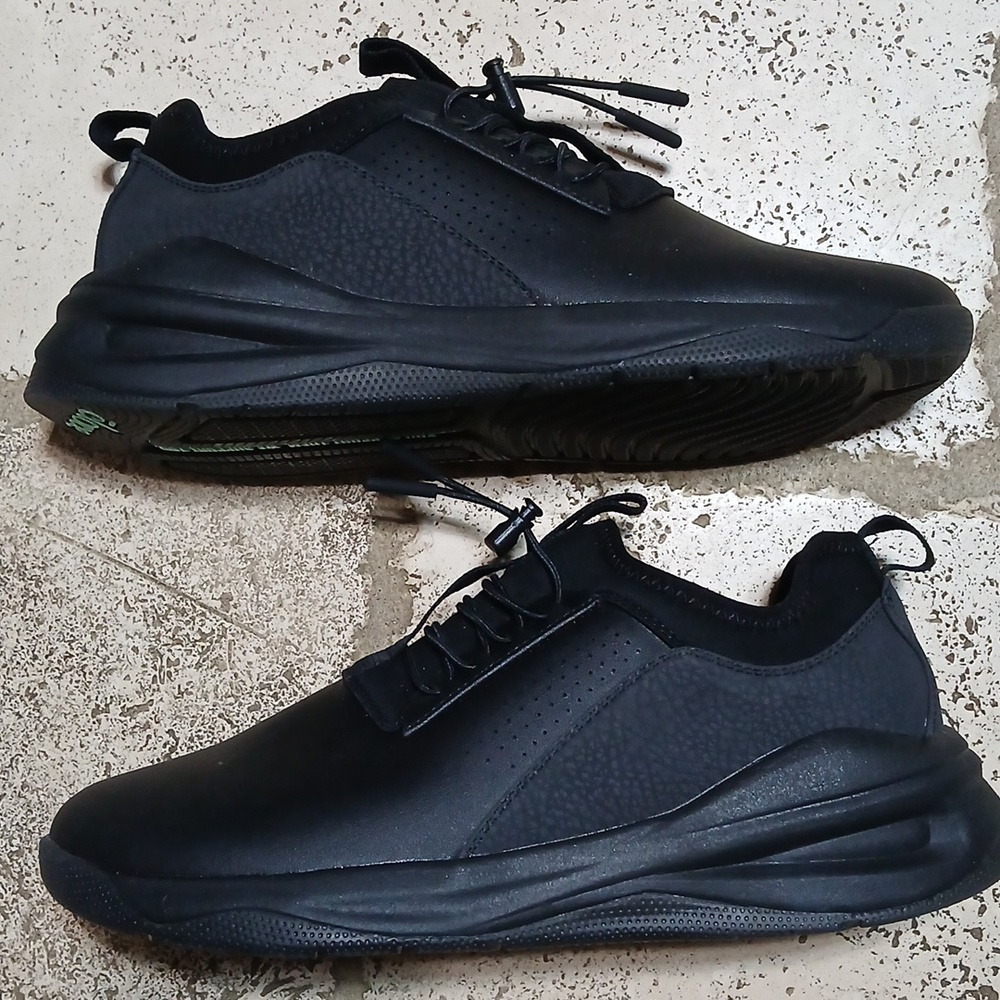 Clove Black Classic Collection Size 8 Men's 9.5 Women's